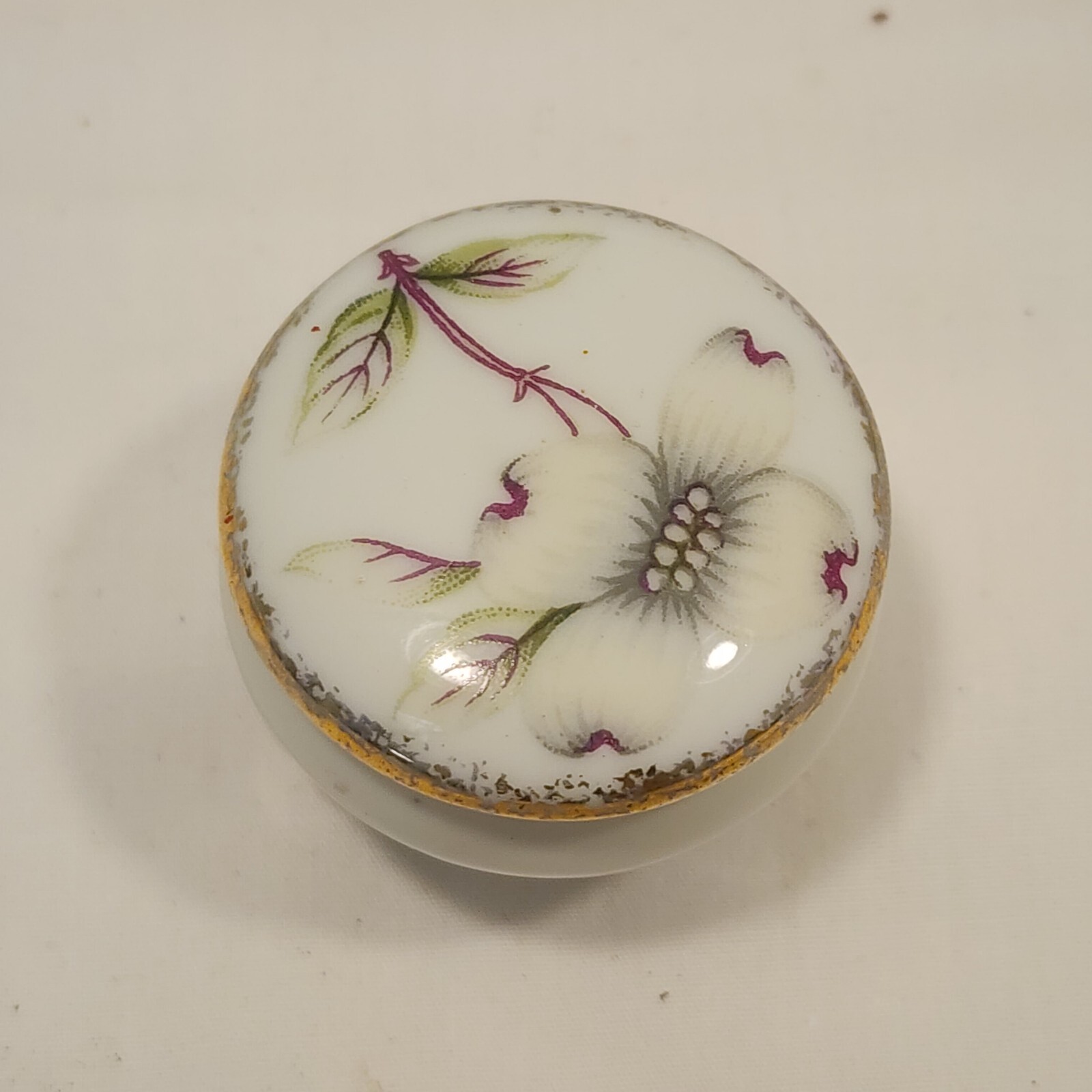 Lugene's Japan 3 footed hand painted dogwood flower trinket box
