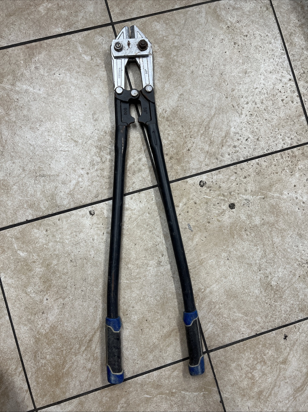 Vulcan Bolt Cutter 10mm Capacity 36” Chrome-Molybdenum Steel Jaw