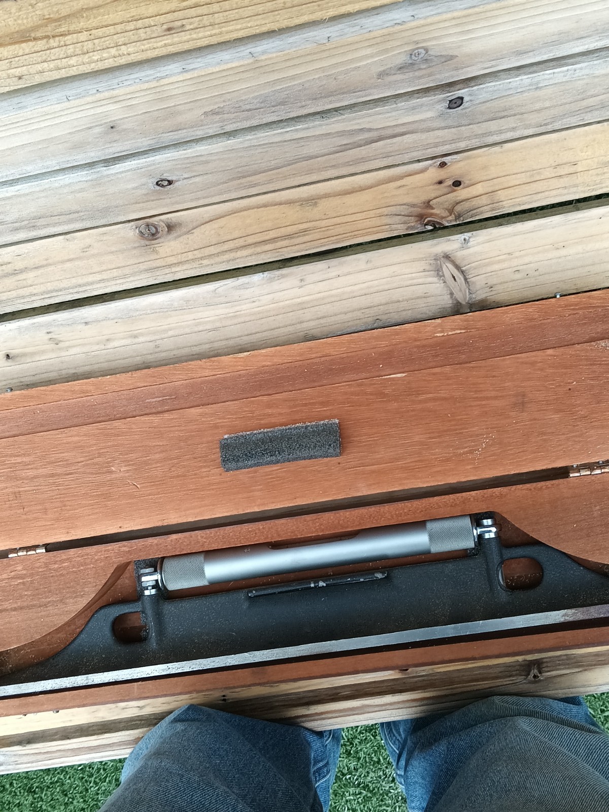 starrett No.98-18 precision machinist level. original wood case. the groove base