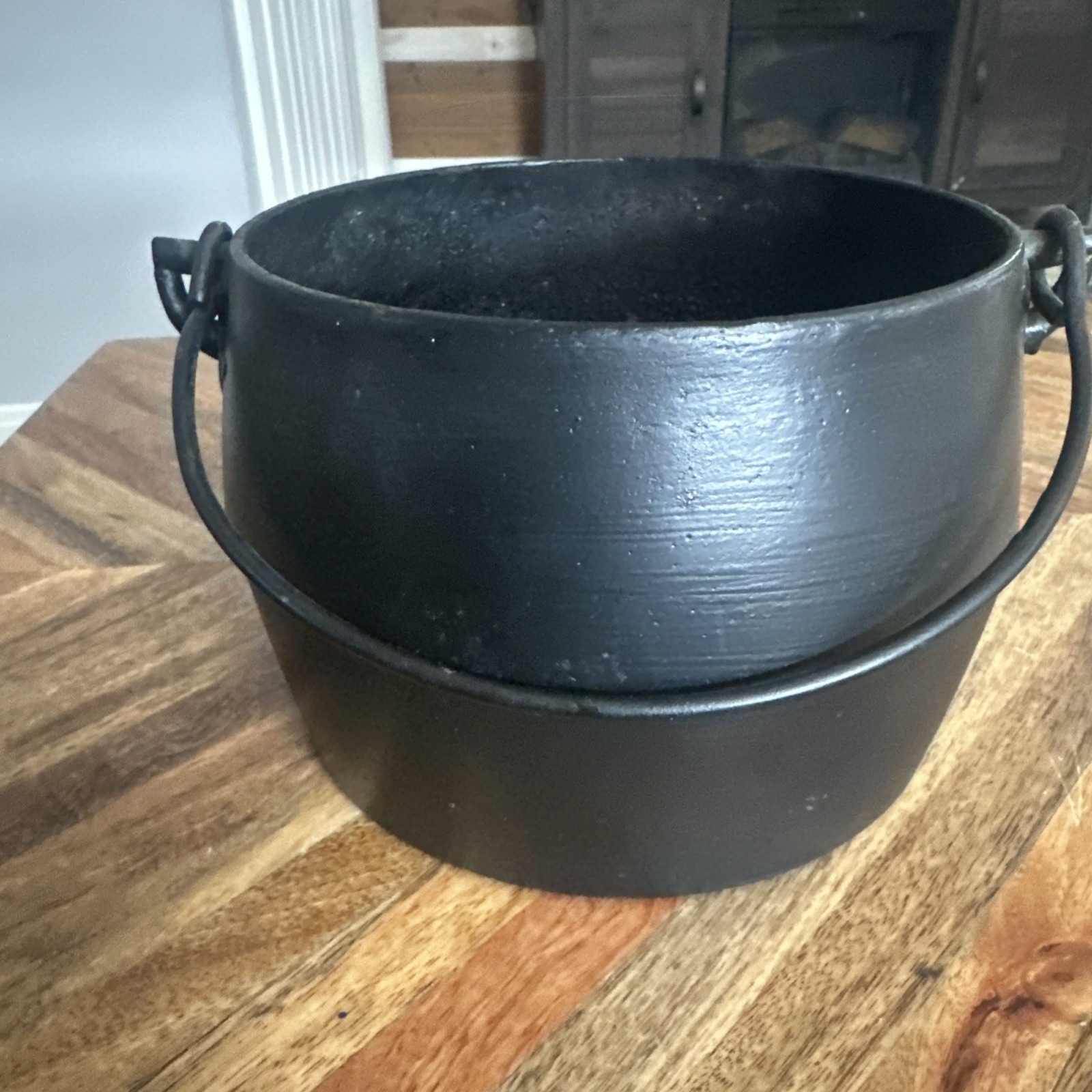 VTG Cast Iron Marietta PA  3Qt Bean Pot /Melting Pot w/ Bail Handle 9” X 7”X5.25