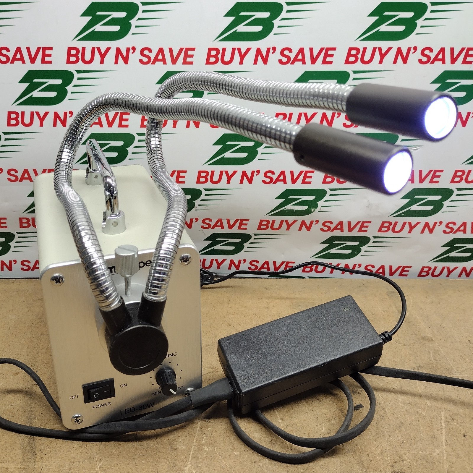 AmScope LED-30W 30W LED Cold Fiber Optic Illuminator w/ Y Gooseneck Light - USED