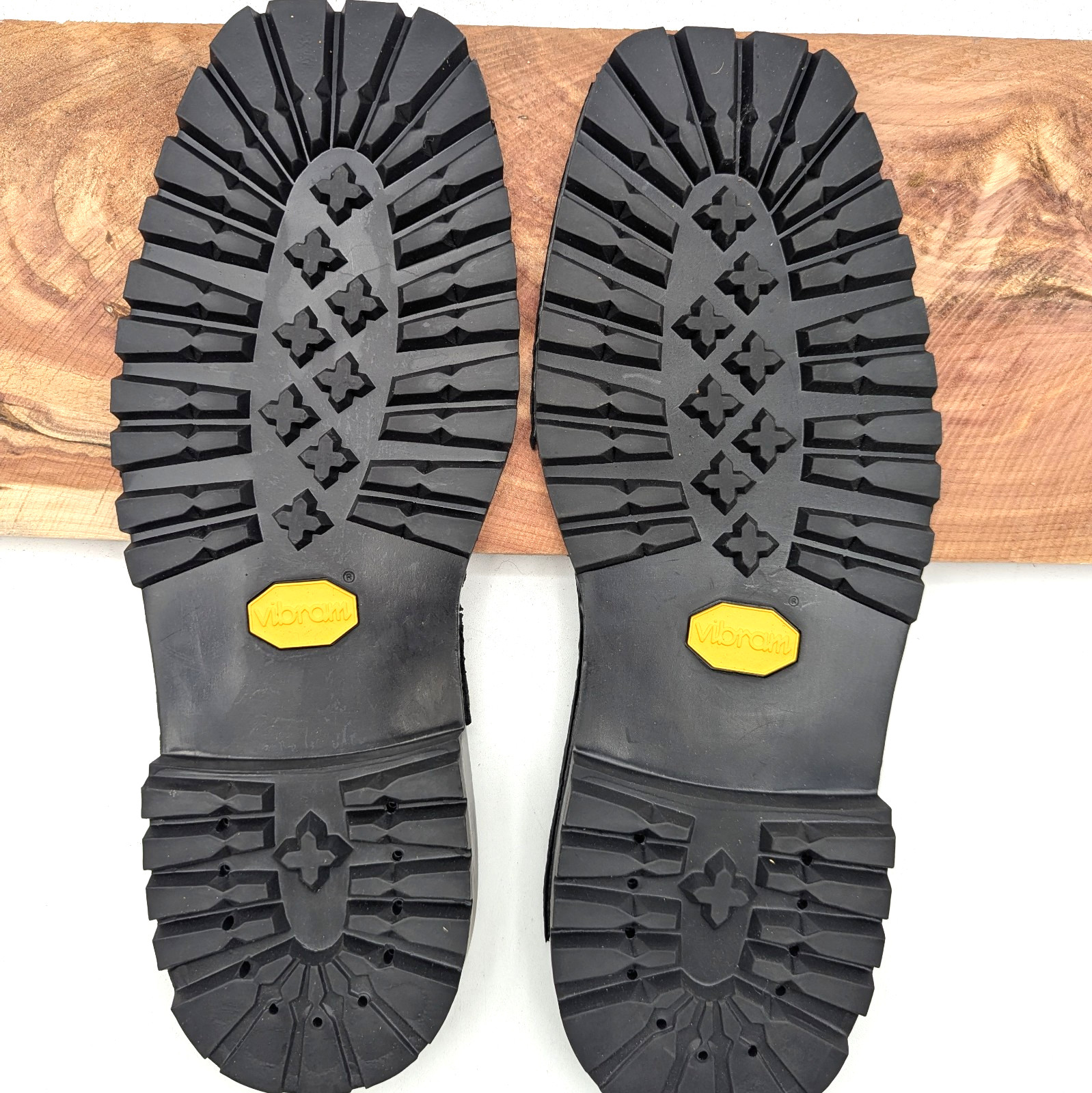 Vibram #132 Montagna SBR Solid Soles Size 12 Rugged Outdoor 1 Pair Black