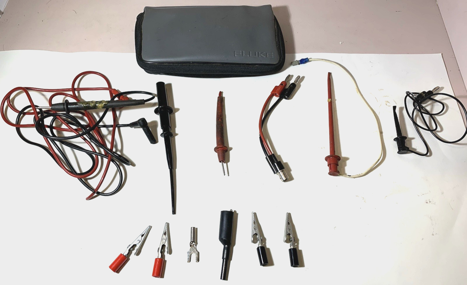 FLUKE PROBES CATIII 1000V, 10A, Y, MINI, MAXI GRABBERS "SEE PICS" $41.01