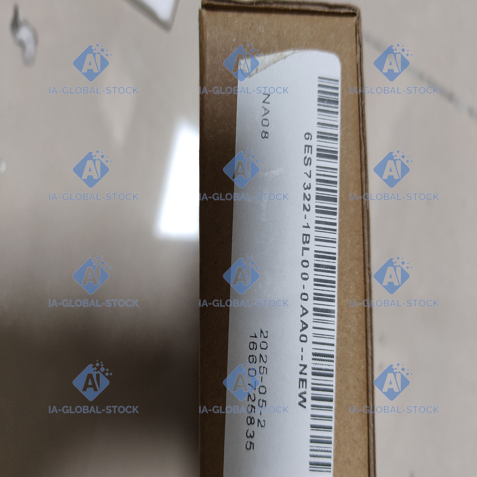 One Unit Brand New 6ES7322-1BL00-0AA0 Siemens US Fee Shipping + 1 Year Warranty