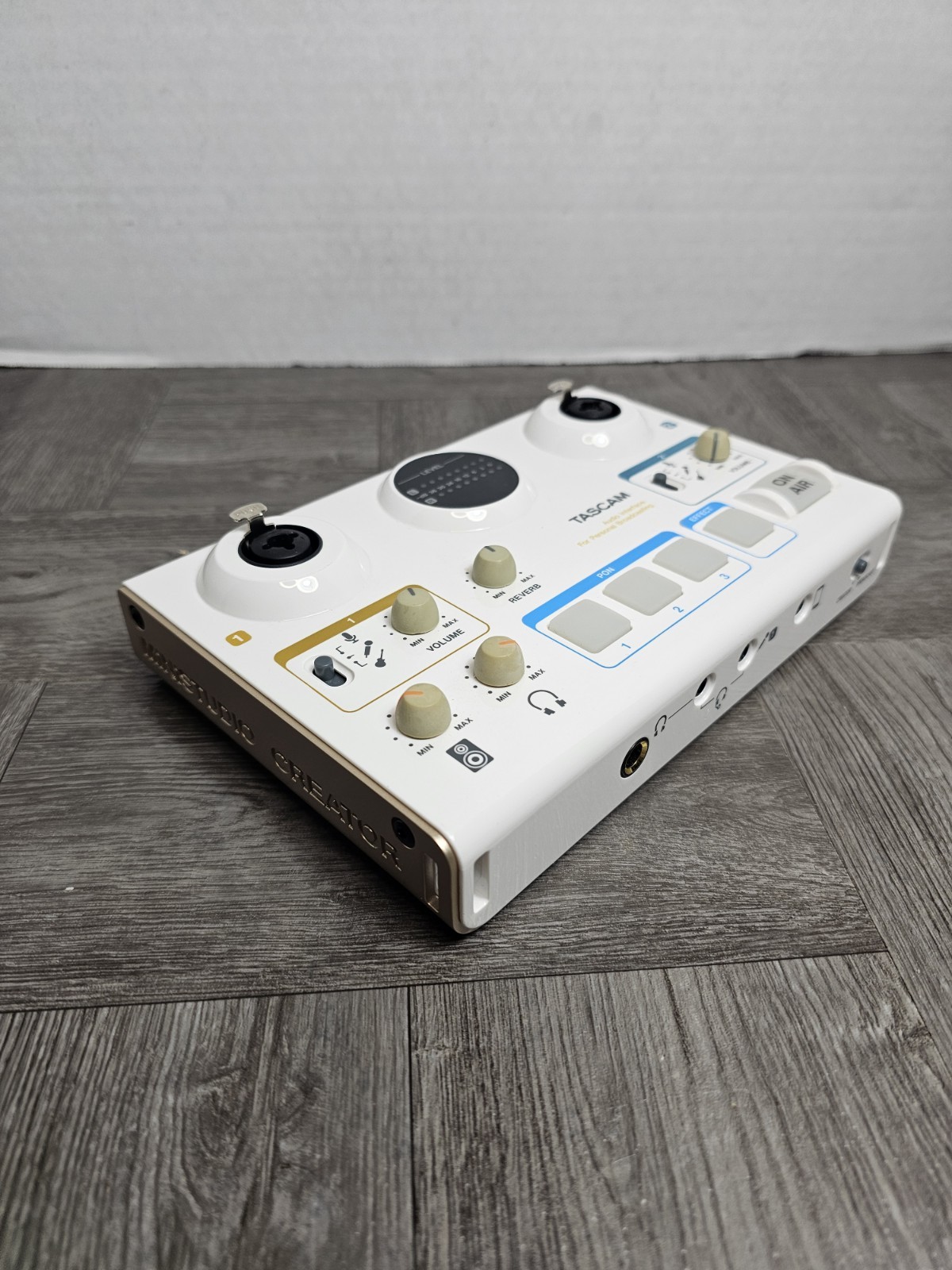 Tascam US-42 Ministudio Creator USB Podcasting Interface