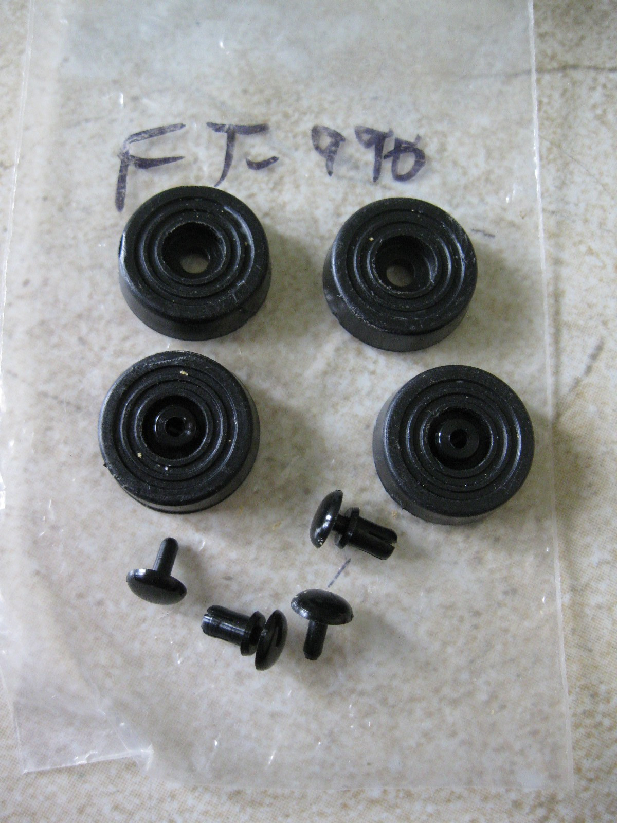 Yaesu FT-990  side cabinet bumpers (4)  in good shape