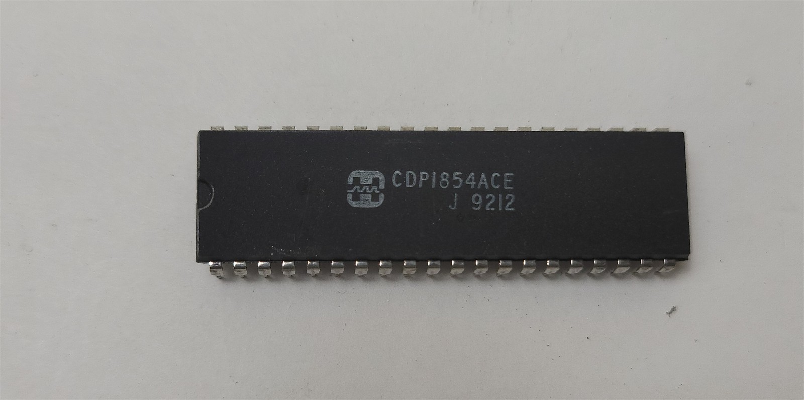 Harris CDP1854ACE Serial I/O Communication Controller