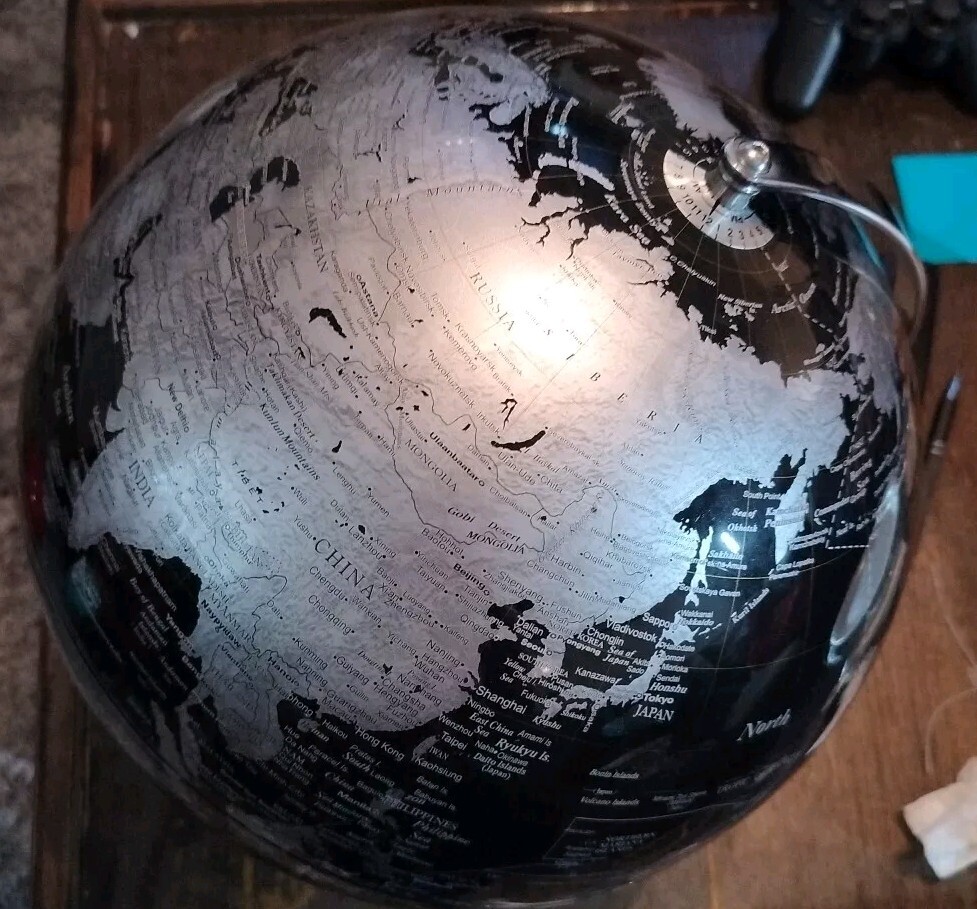 NWT Drexel Heritage World Silver/Black Globe Chrome Metal Base