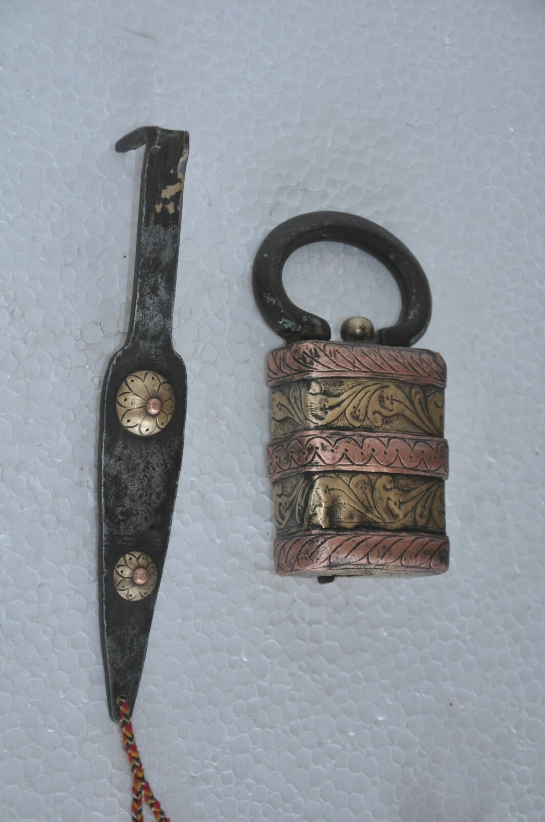 Vintage Iron Unique Brass & Copper Fitted Engraved Handcrafted Strip Padlock
