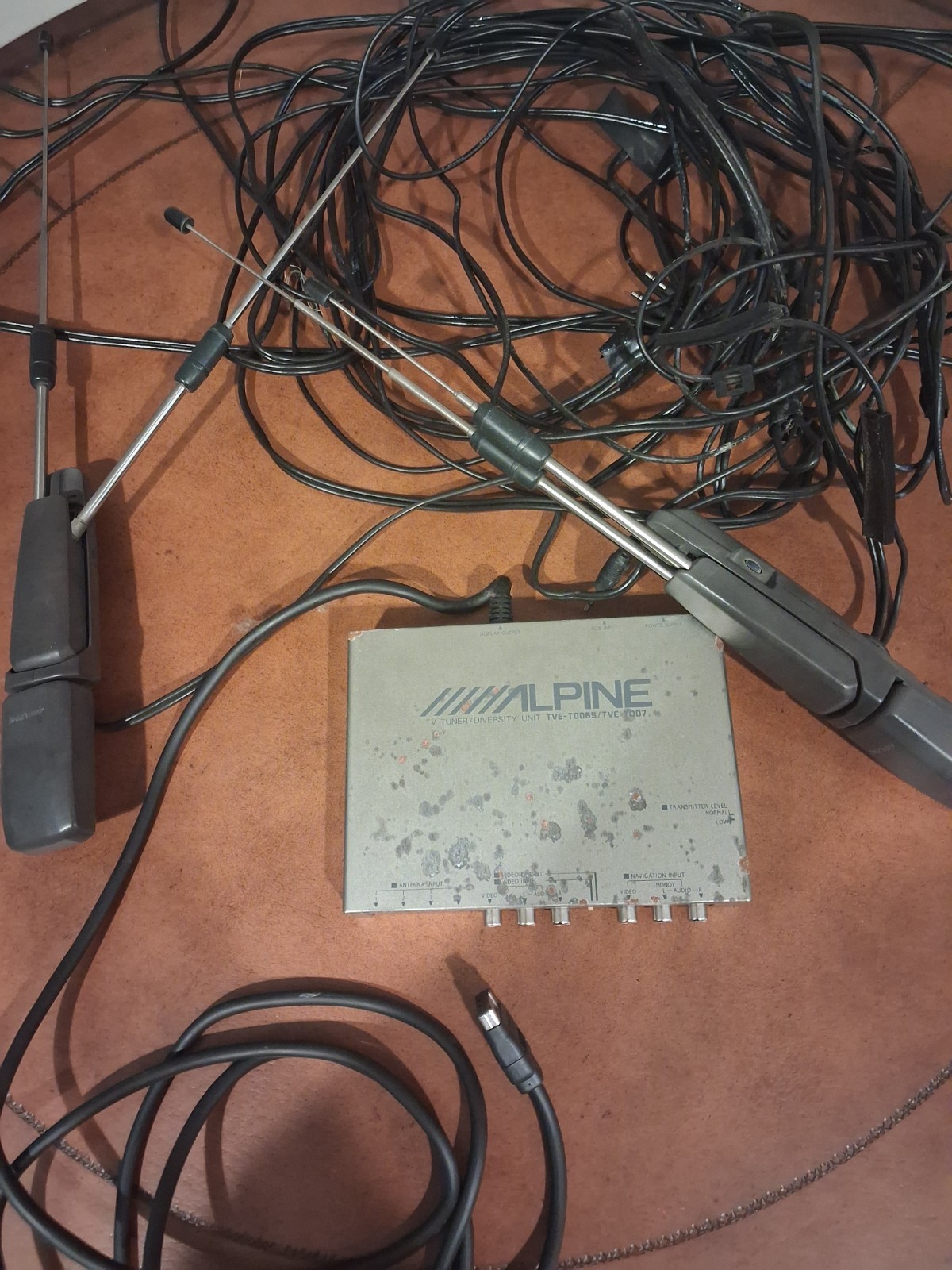 alpine tv tuner TVE - T0065/TVE - T007 with alpine antennas