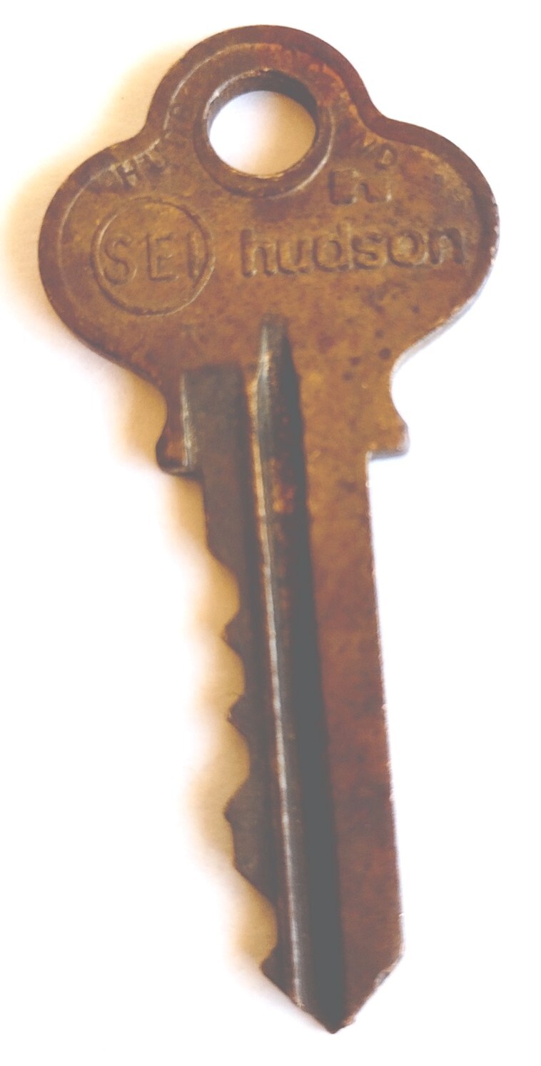 Vintage Key HUDSON SEI SE1 New Rochelle NY Appx 1-7/8" Locks