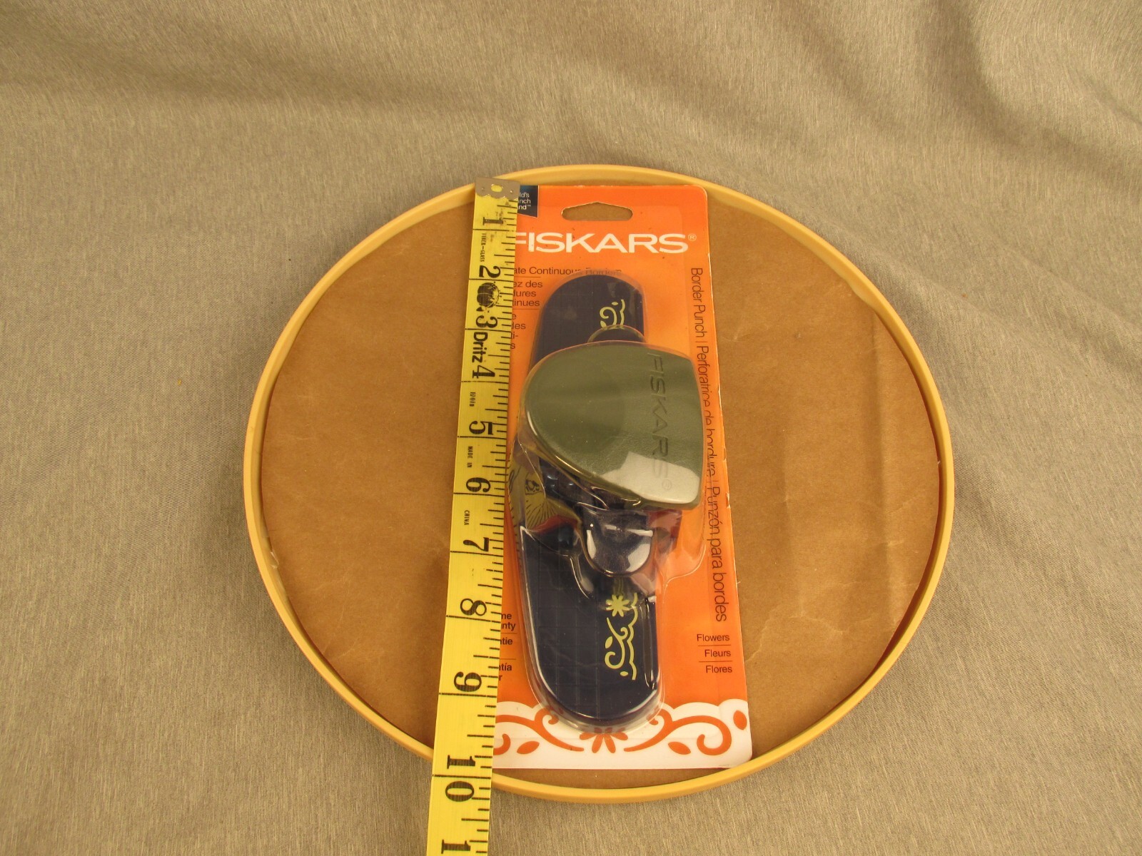 Fiskars Border Paper Craft Punch -Flowers - 2343 - NEW/ SEALED