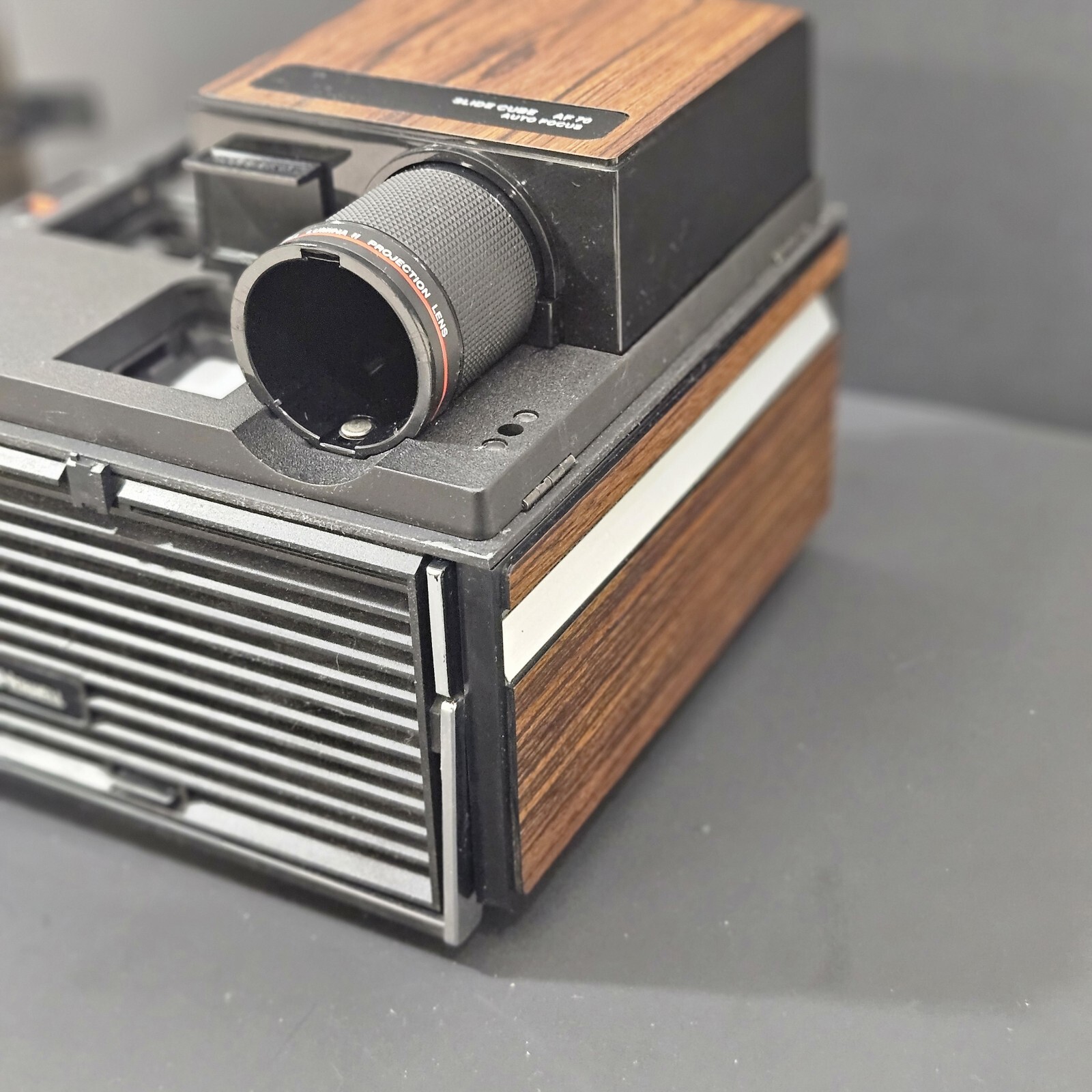 Bell & Howell AF70 Auto Focus 861 BH Still Picture Projector READ ALL