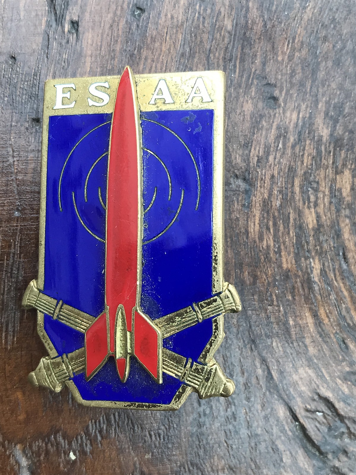 e.s.a.a. red rocket & cannons enamel  paris badge ! ( space )