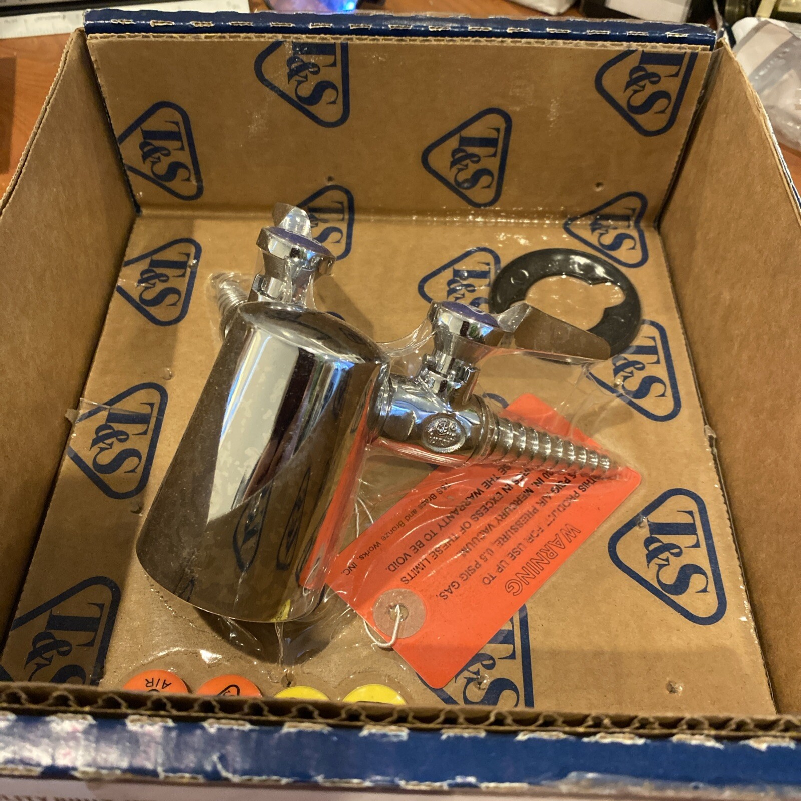 T&S BL-4200-0 Lab Turret, Tapered w/Two 90 Degree Hose Cocks