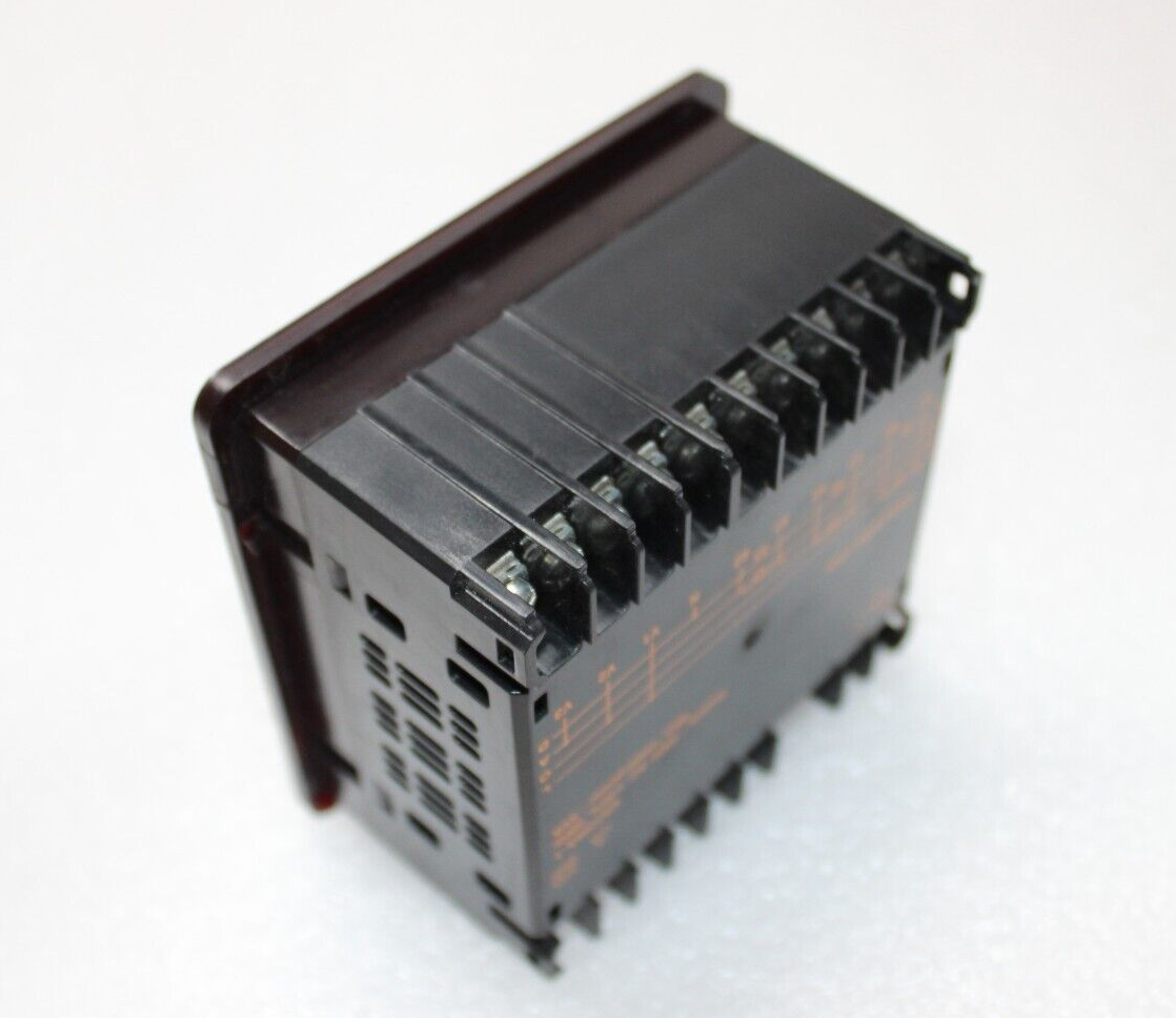 SELEC VAF39A-1 VOLTAGE AMPERE FREQUENCY METER