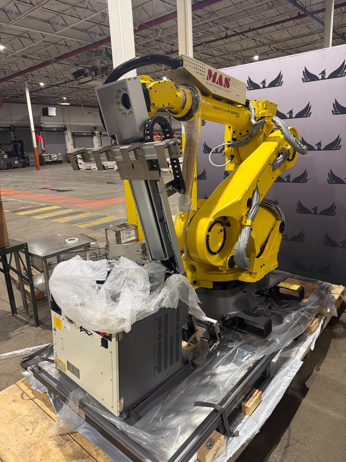 FANUC R‑2000iC/165F Complete with R‑30iB Plus Controller USED
