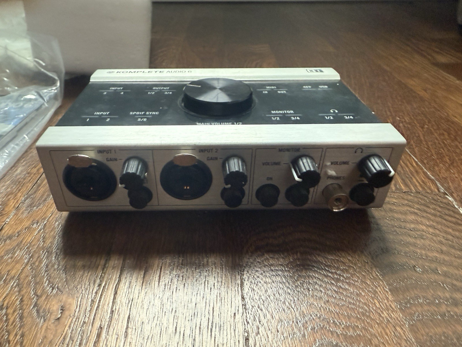Native Instruments Komplete Audio 6 USB Audio Interface