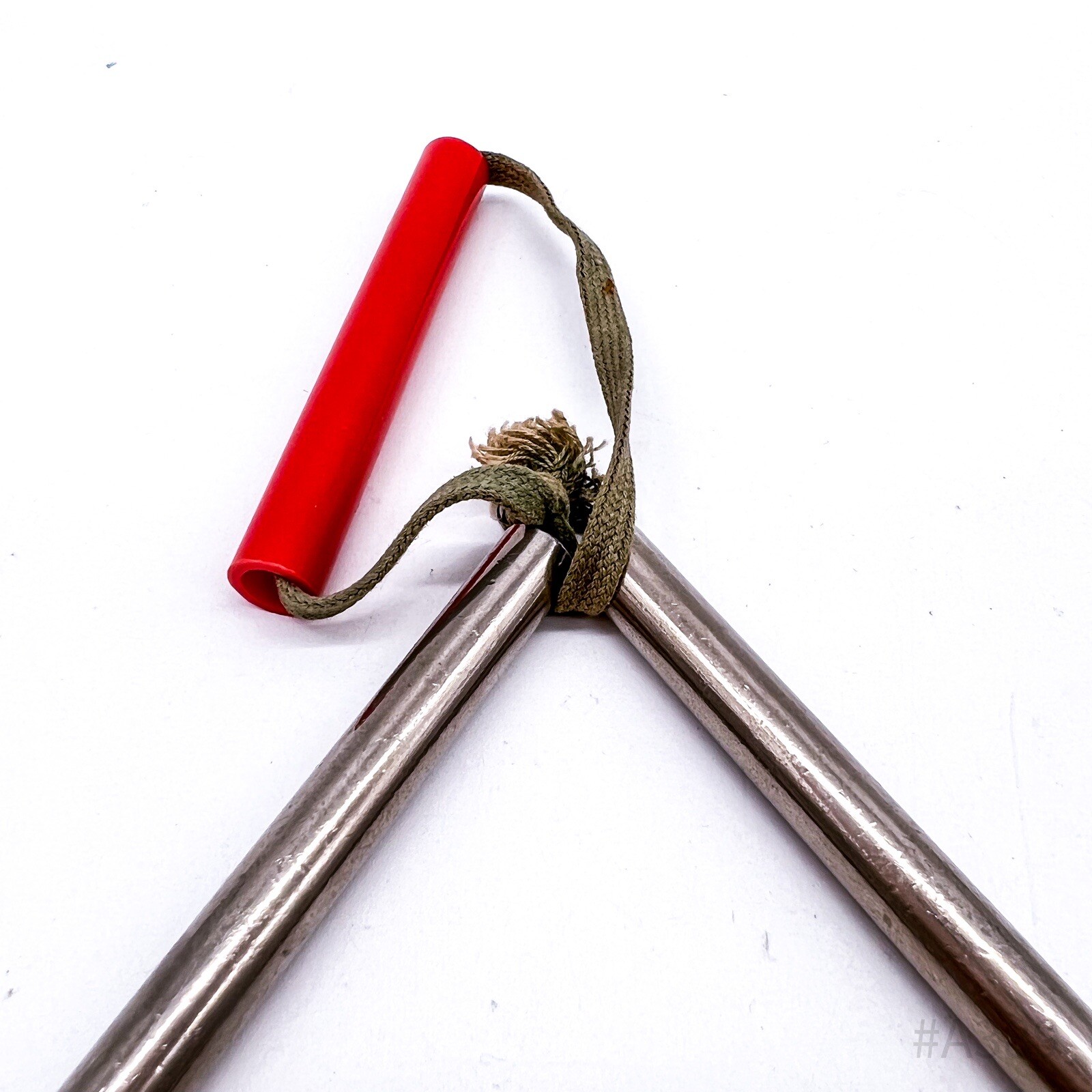 Triangle with Metal Loop, without Mallets (10.5 x 9.5 cm)