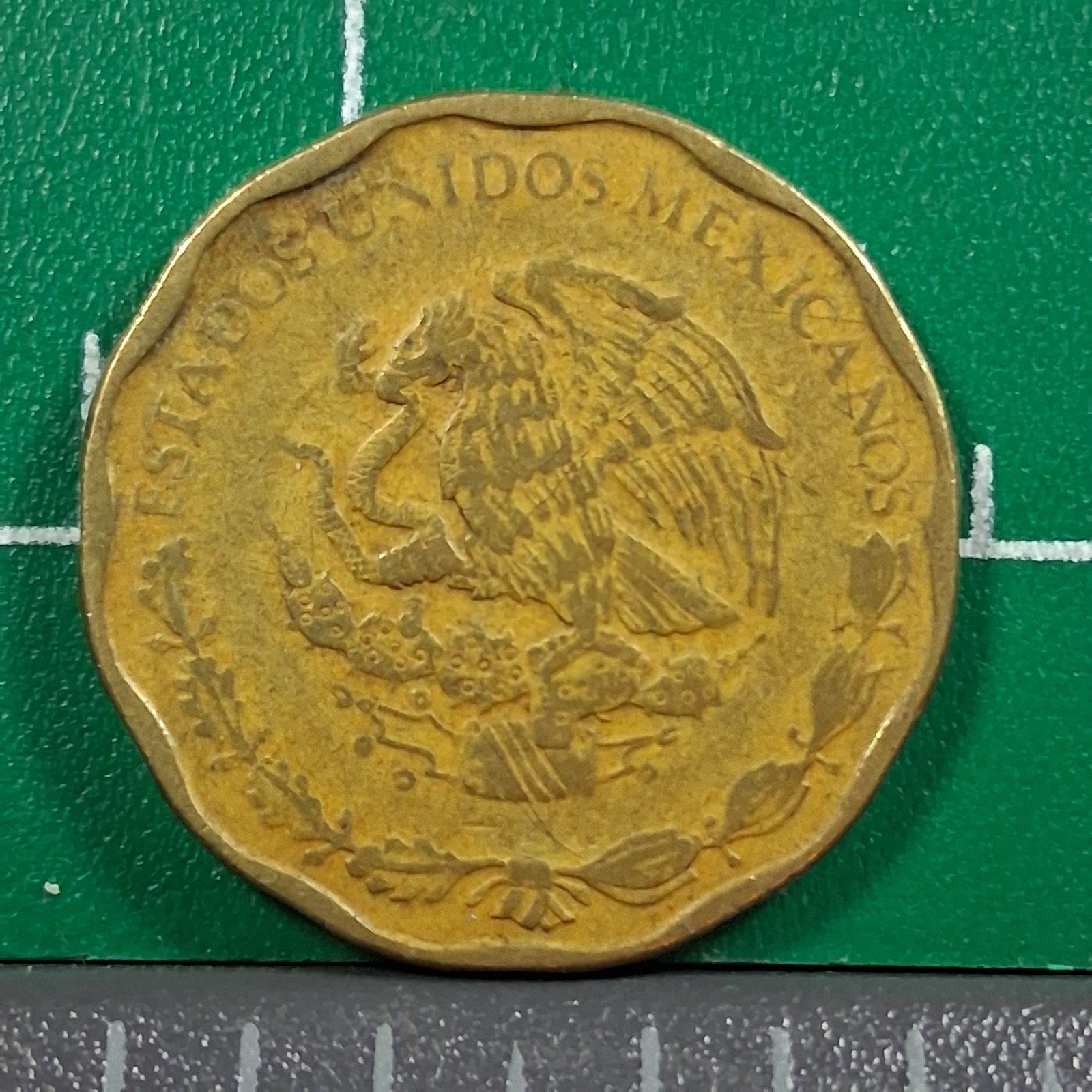 2008-M Mexico 50 Centavos Coat of Arms / Aztec Sun Stone Aluminum-Bronze Coin