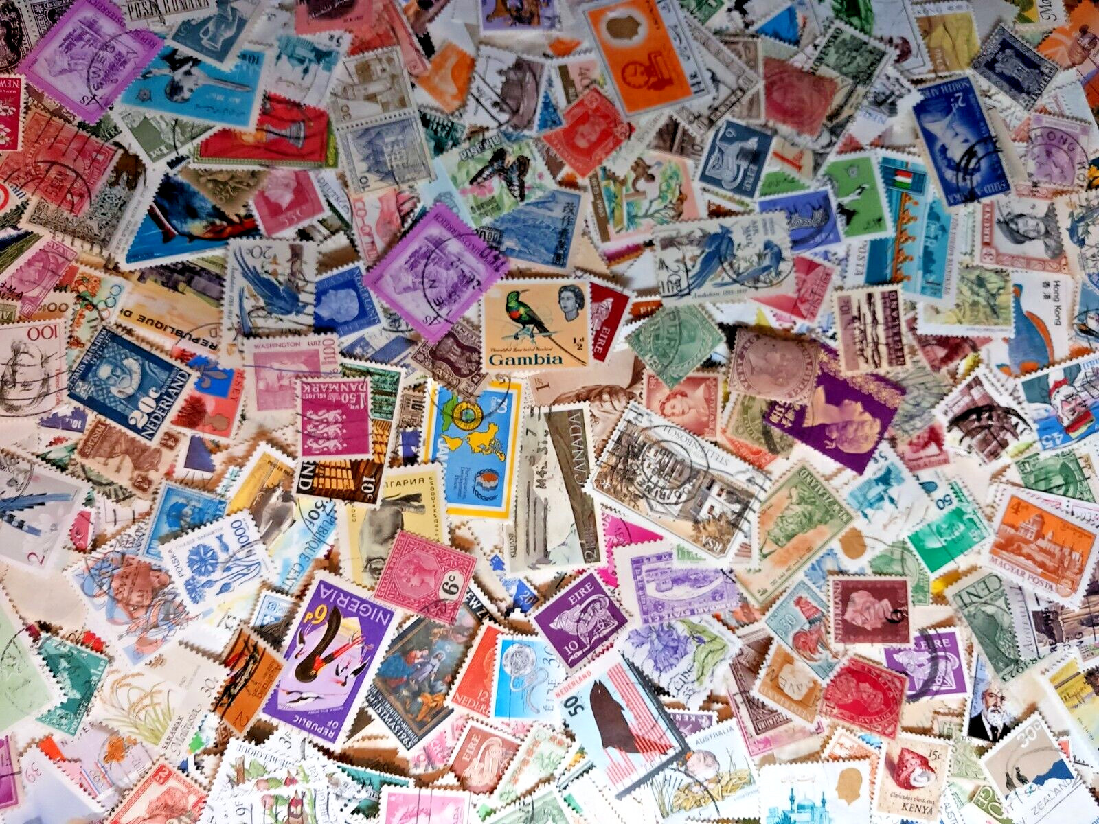 Quality Lot of 1000  Used World Wide~Charity Stamps~off paper~Crafting~Collect