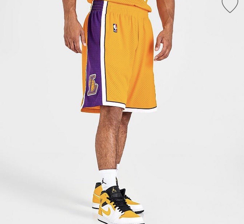 La Lakers Mitchell And Ness shorts yellow and purple