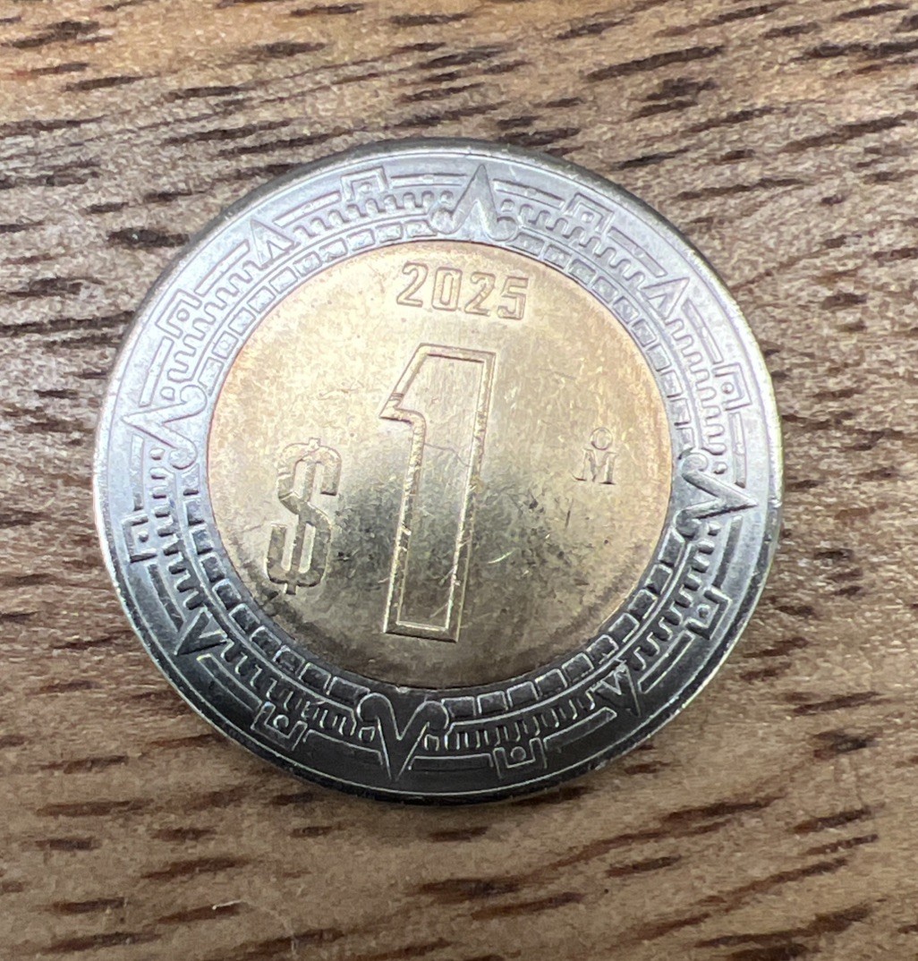 2025 Mexico 1 Peso Coin - Un Peso Bimetallic & Mexican Eagle Emblem 2025 Coin