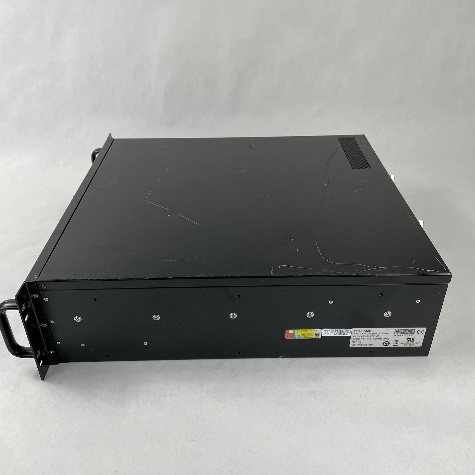 Advantech HPC-7320MB-00XE Compact 3U Rackmount Server Chassis Barebones 700w PSU