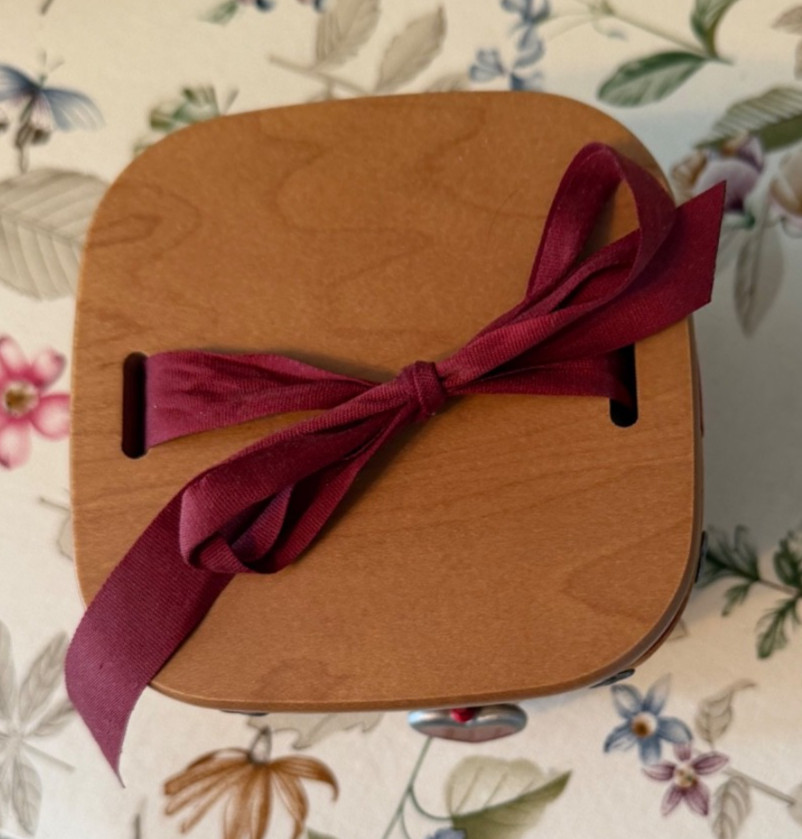 Longaberger 2002 Sweetest Gift Small Basket Combo ~ BLPL tie on #1