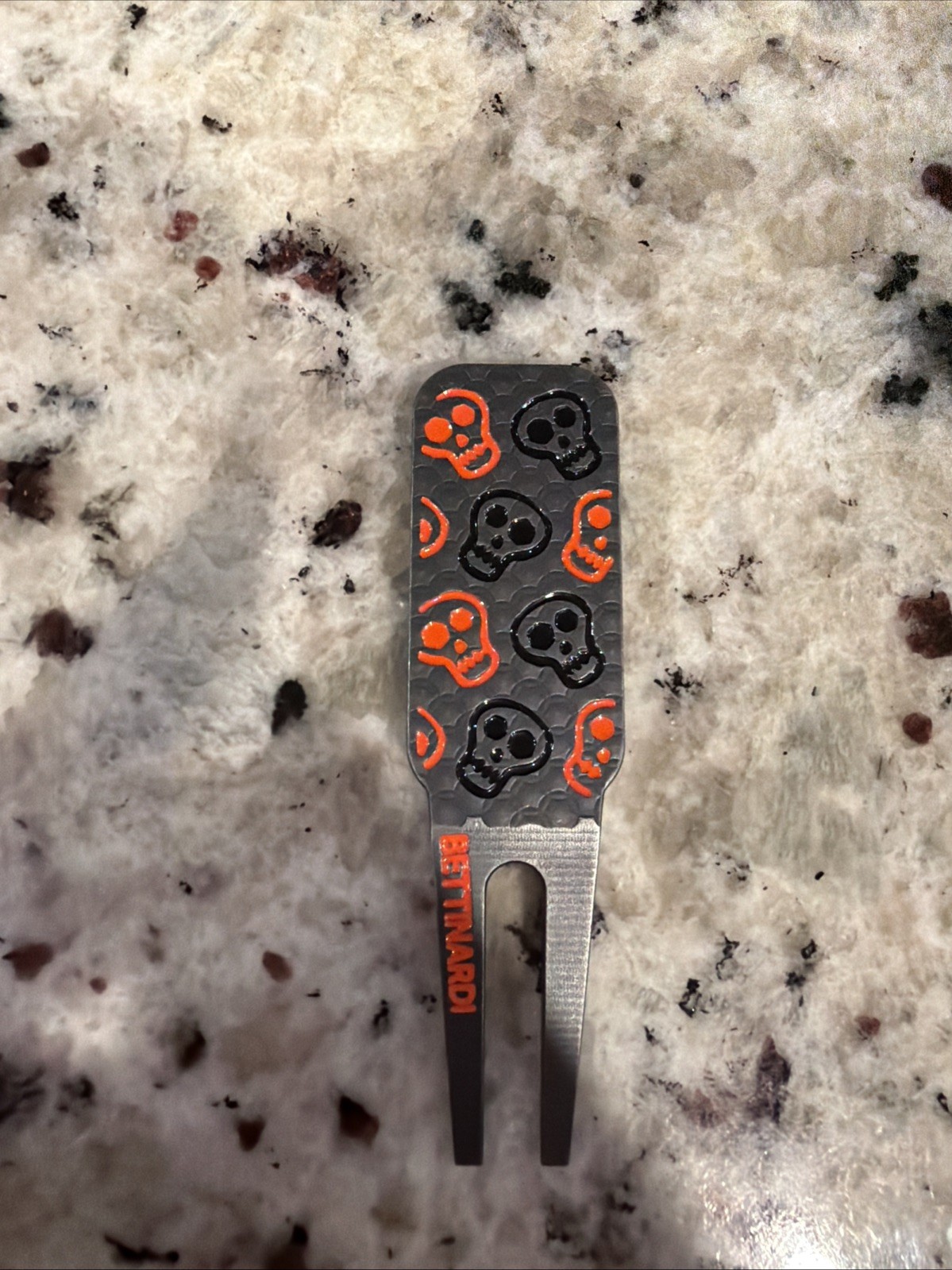SKULL AND BONES BETTINARDI DIVOT TOOL NEW