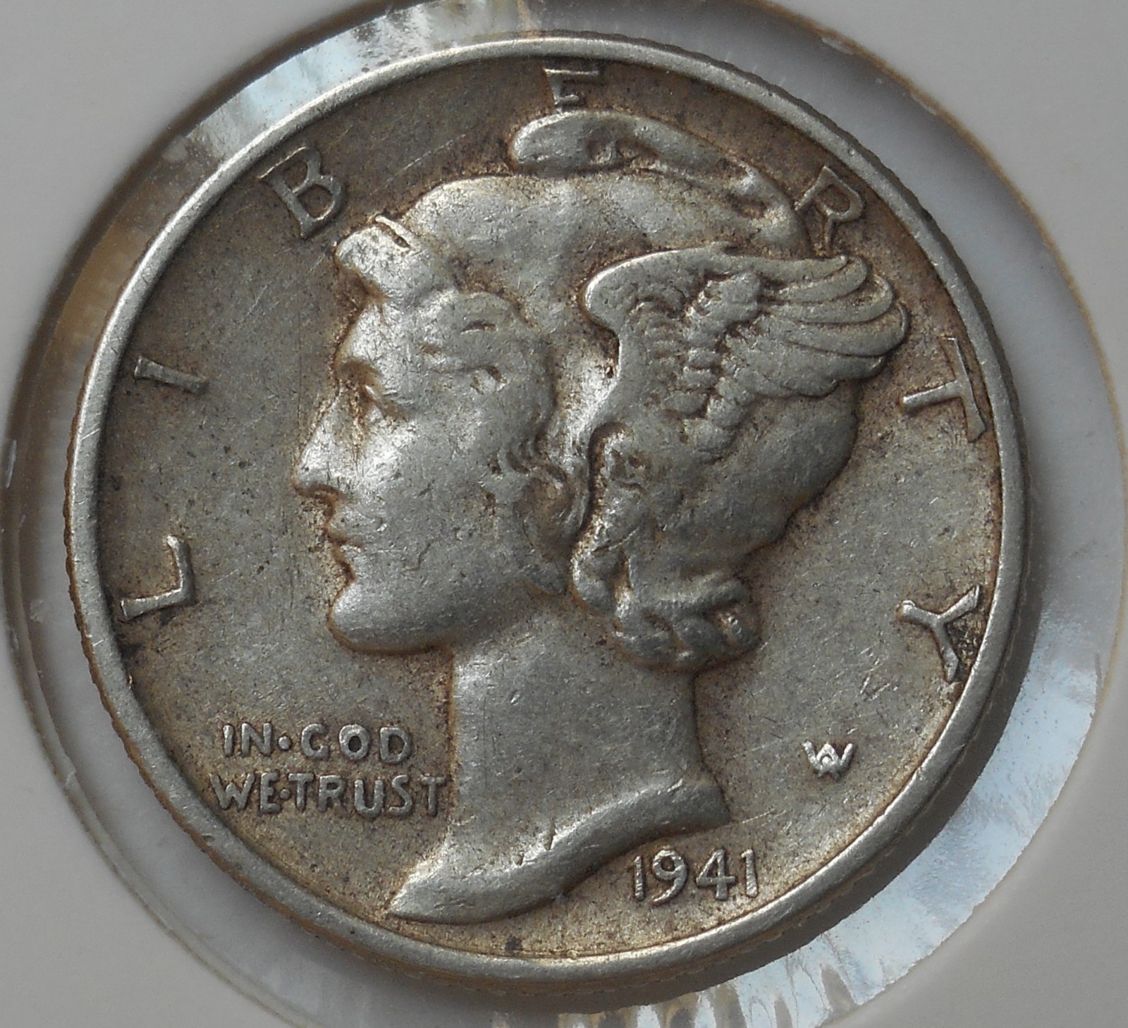 1941 . Mercury Dime  .  XF .