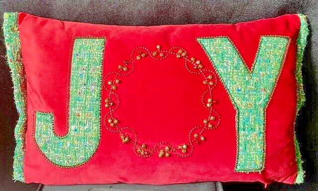 SAFAVIEH Cinnamon Joy 12" x 20" Holiday Pillow, Green/Red