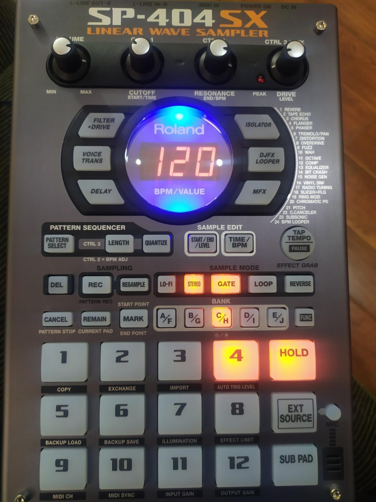 Roland SP-404SX Compact Portable Linear Wave Sampler