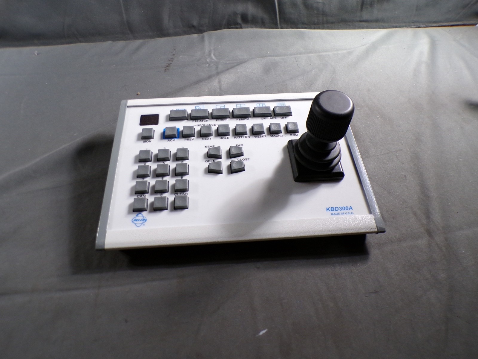 PELCO KBD300A JOYSTICK PTZ KEYBOARD CONTROLLER