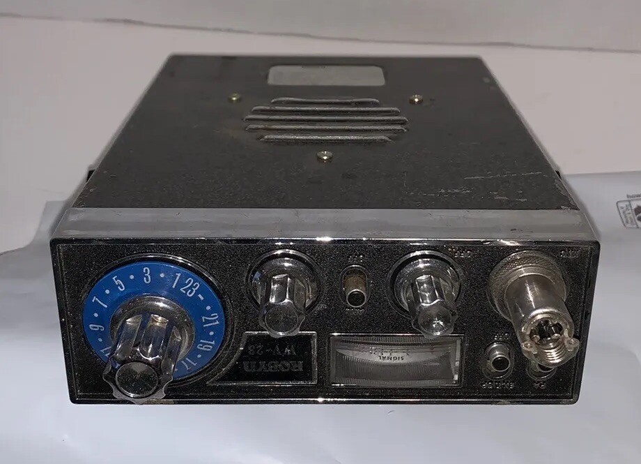 Vintage Robyn WV23 5-Watt 23 Channel CB Mobile Radio Transceiver