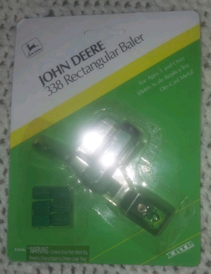 ERTL John Deere 338 Rectangular Baler Implement 1:64 NIB