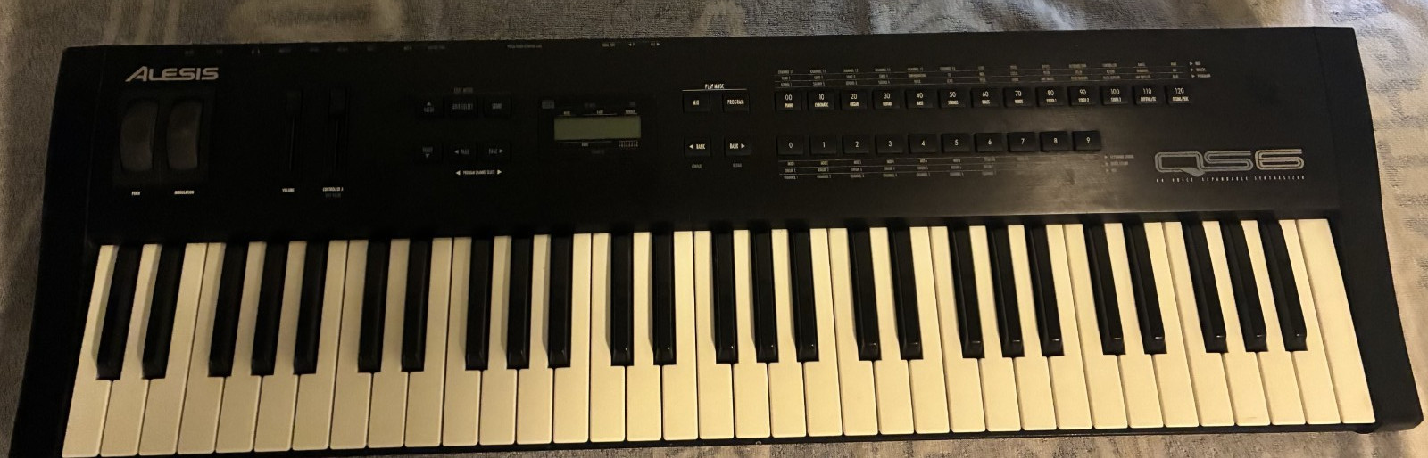 Alesis QS6 61-Key Keyboard 64 Voice Synthesizer - WORKS GREAT