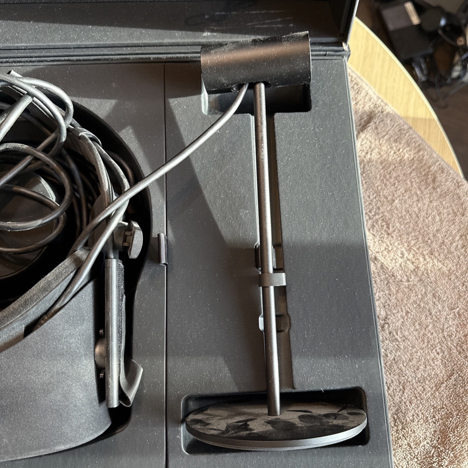 Meta Oculus Rift CV1 VR Virtual Reality Headset System - Black