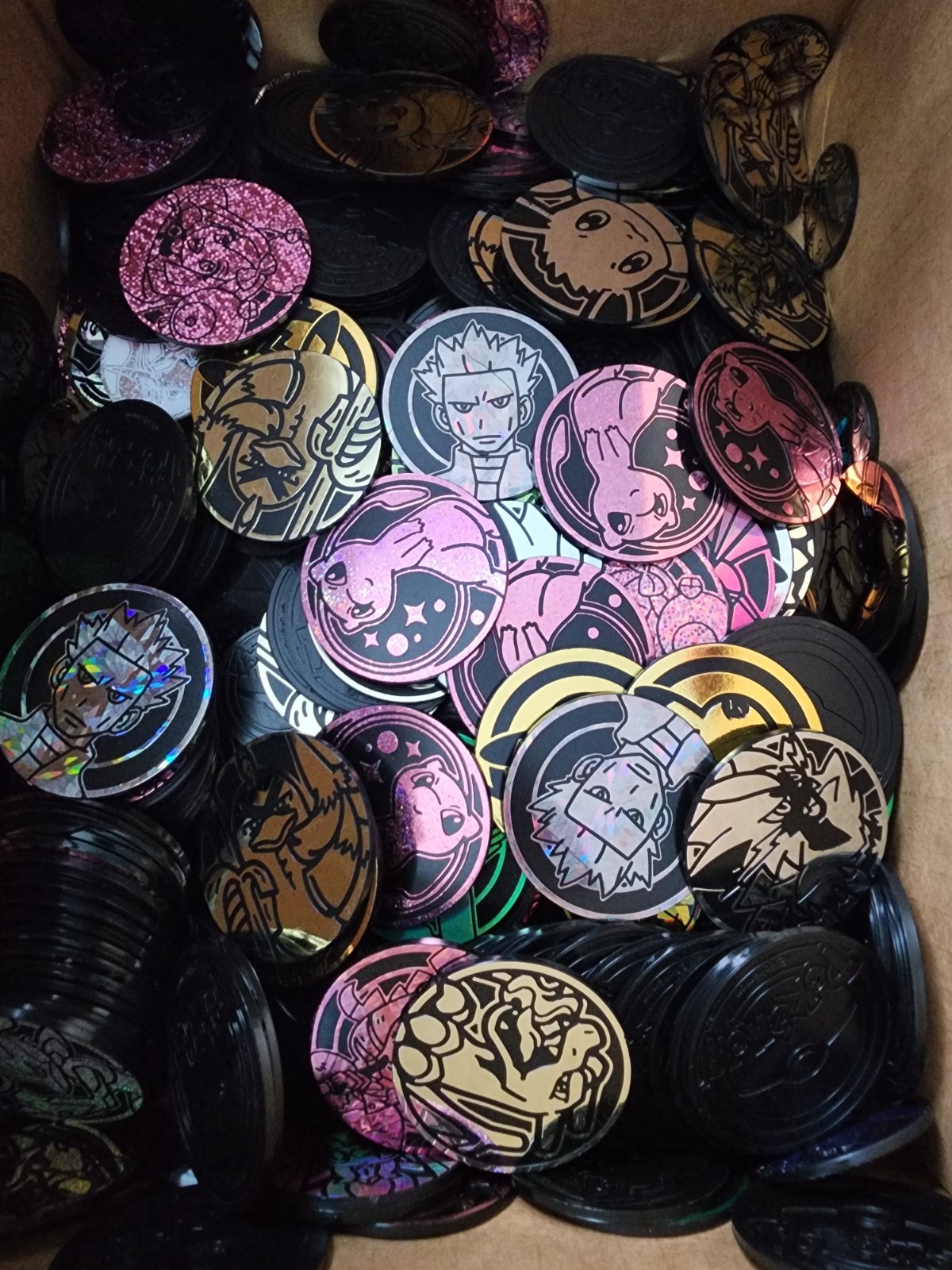 Pokémon TCG - 100 Official Coin Lot - Random Assorted - Mixed Years & Styles Lot