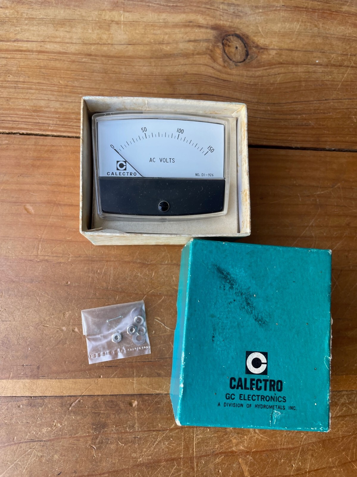 Vintage Calectro D1-926 Precision Mini-Meter 0-150 AC Volts w/ Original Box