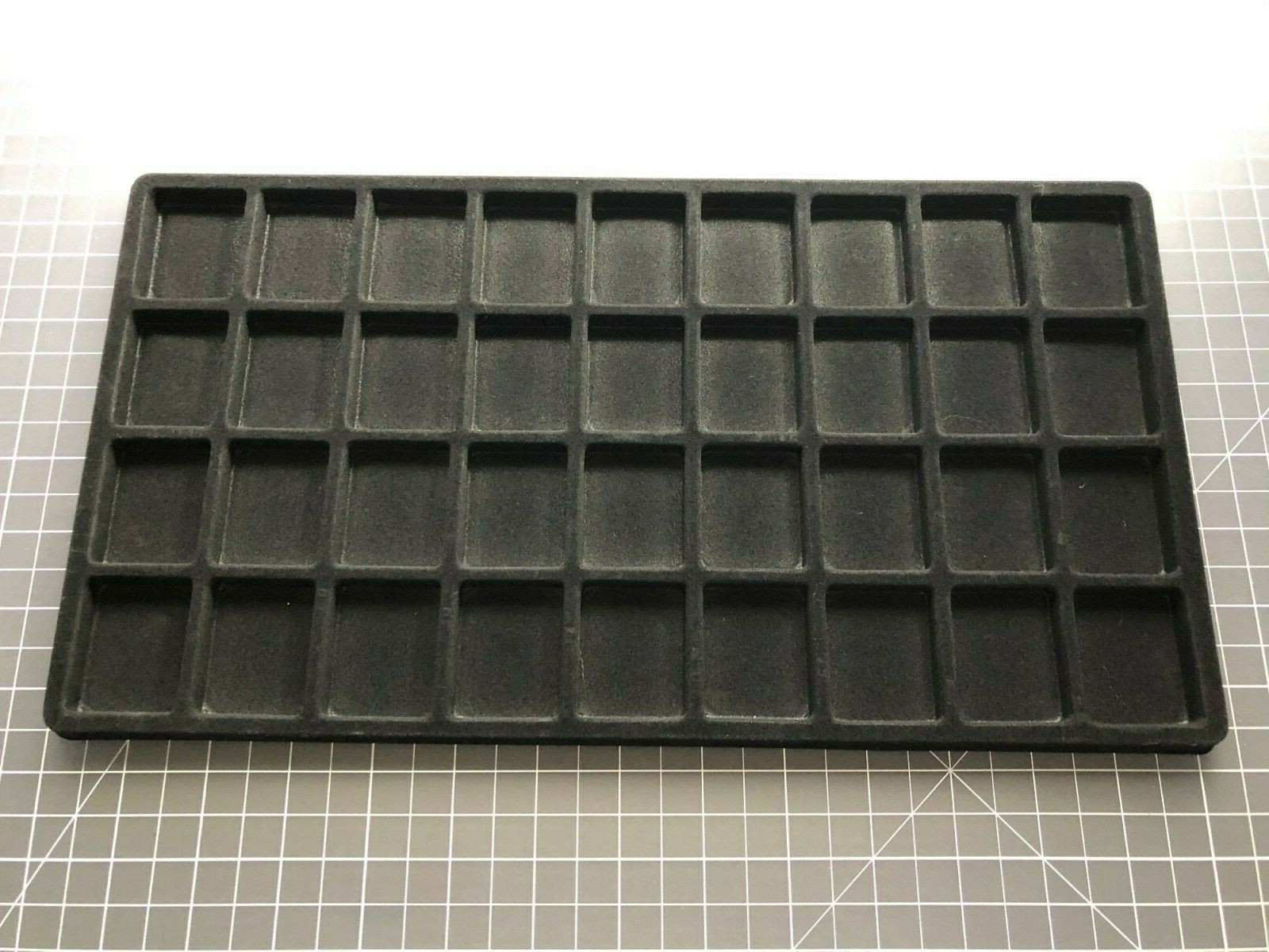 Nintendo DS / 3DS Display Tray (Case Inserts) (Holds 32 Games) NEW