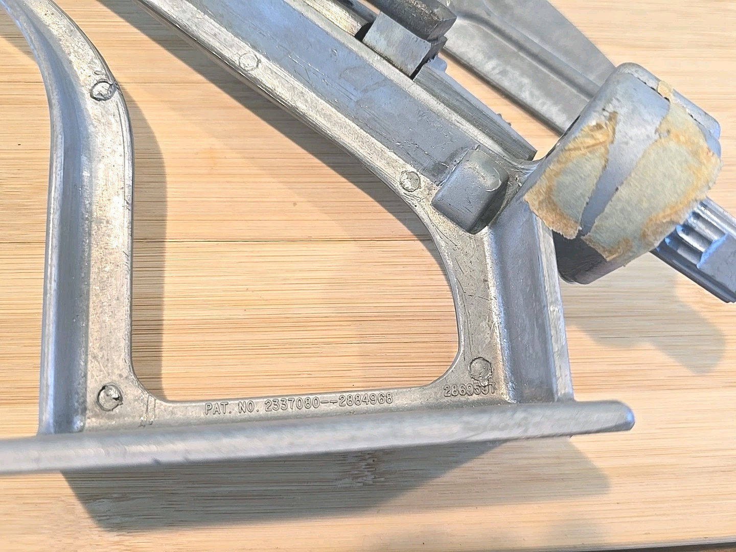Bitzenburger Dial-O-Fletch Fletchmaster Jig with Right And Straight Clamps