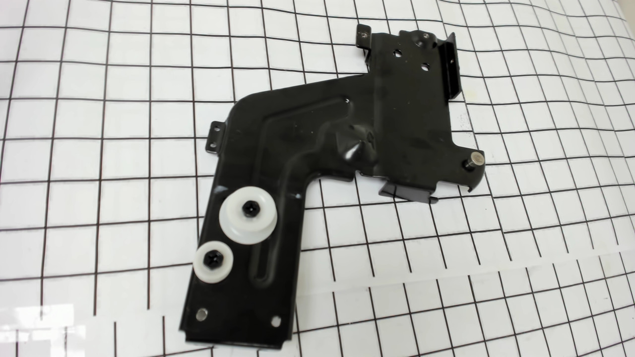 HINGE SUPPORT LEFT (NO CLIP)