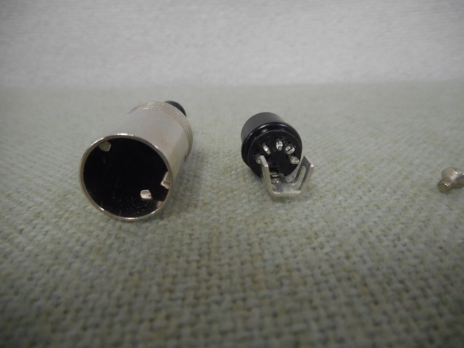 Switchcraft O6EL5F Mini DIN Female Plug