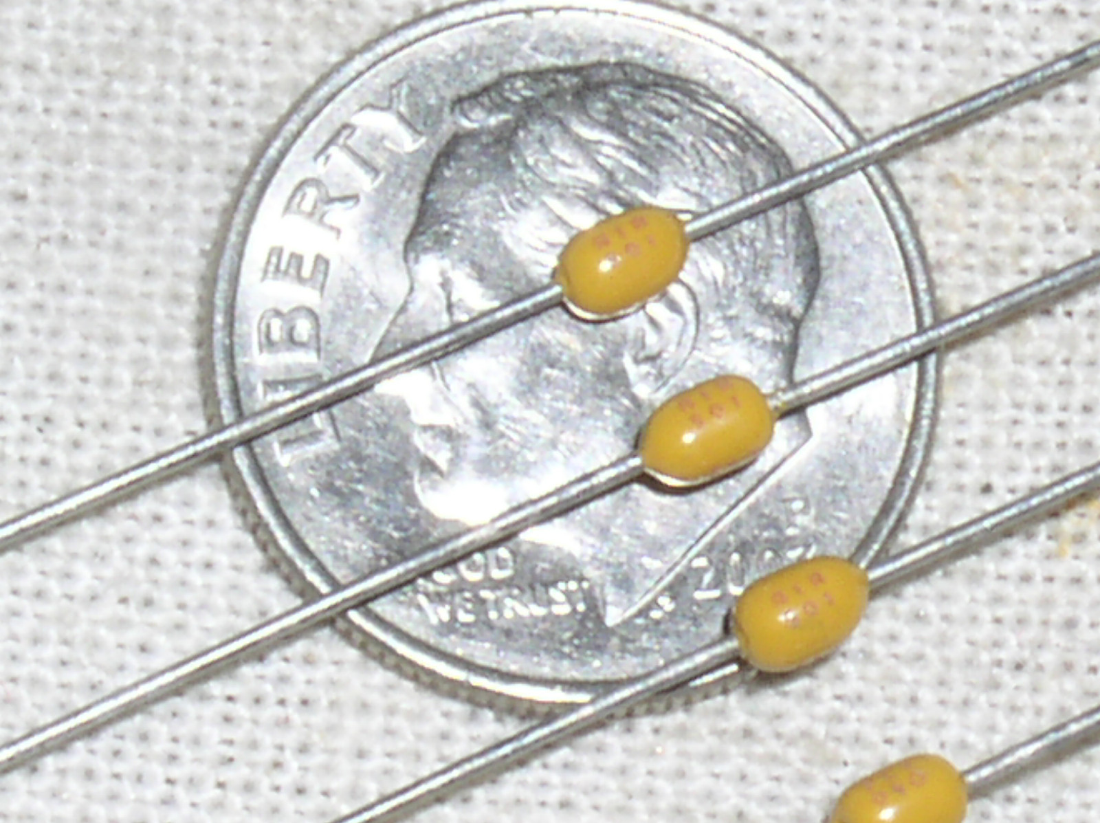 10 NEW AXIAL BEAD CERAMIC CAPACITOR .0005UF 500PF 100 V 100V 500 PF 501 .5NF USA