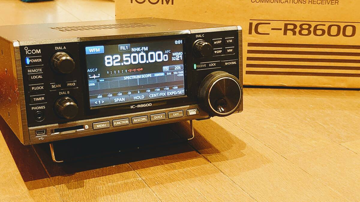 IC-R8600 AM FM WFM CW HF VHF UHF Desktop Wideband Radio Receiver New