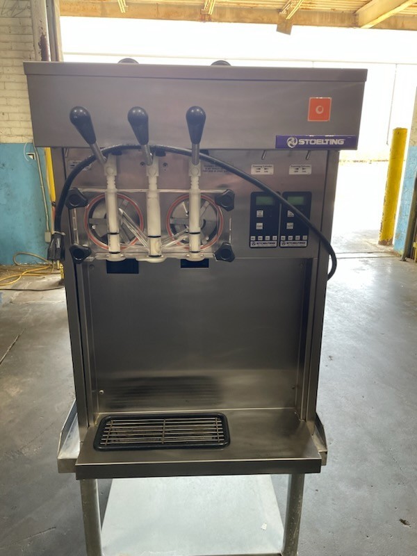 Stoelting F131-181  Soft Serve Frozen Yogurt Ice Cream Machine Water Cooled