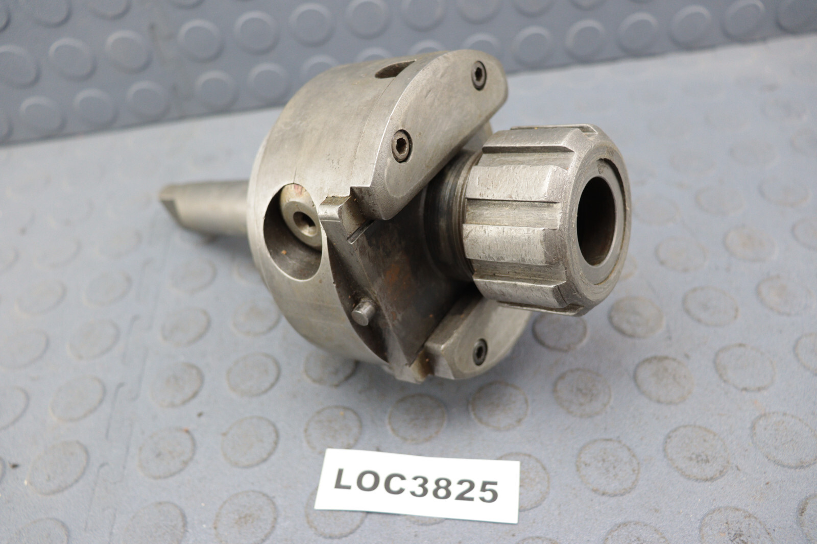 UNIVERSAL ENGINEERING BORING HEAD 4-3/4'' BODY DOUBLE TAPER COLLET LOC3825