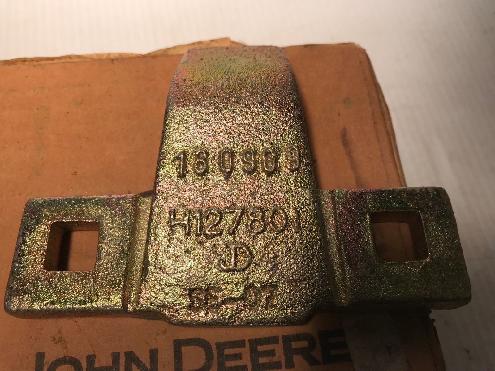 H127801 GENUINE John Deere CLIP