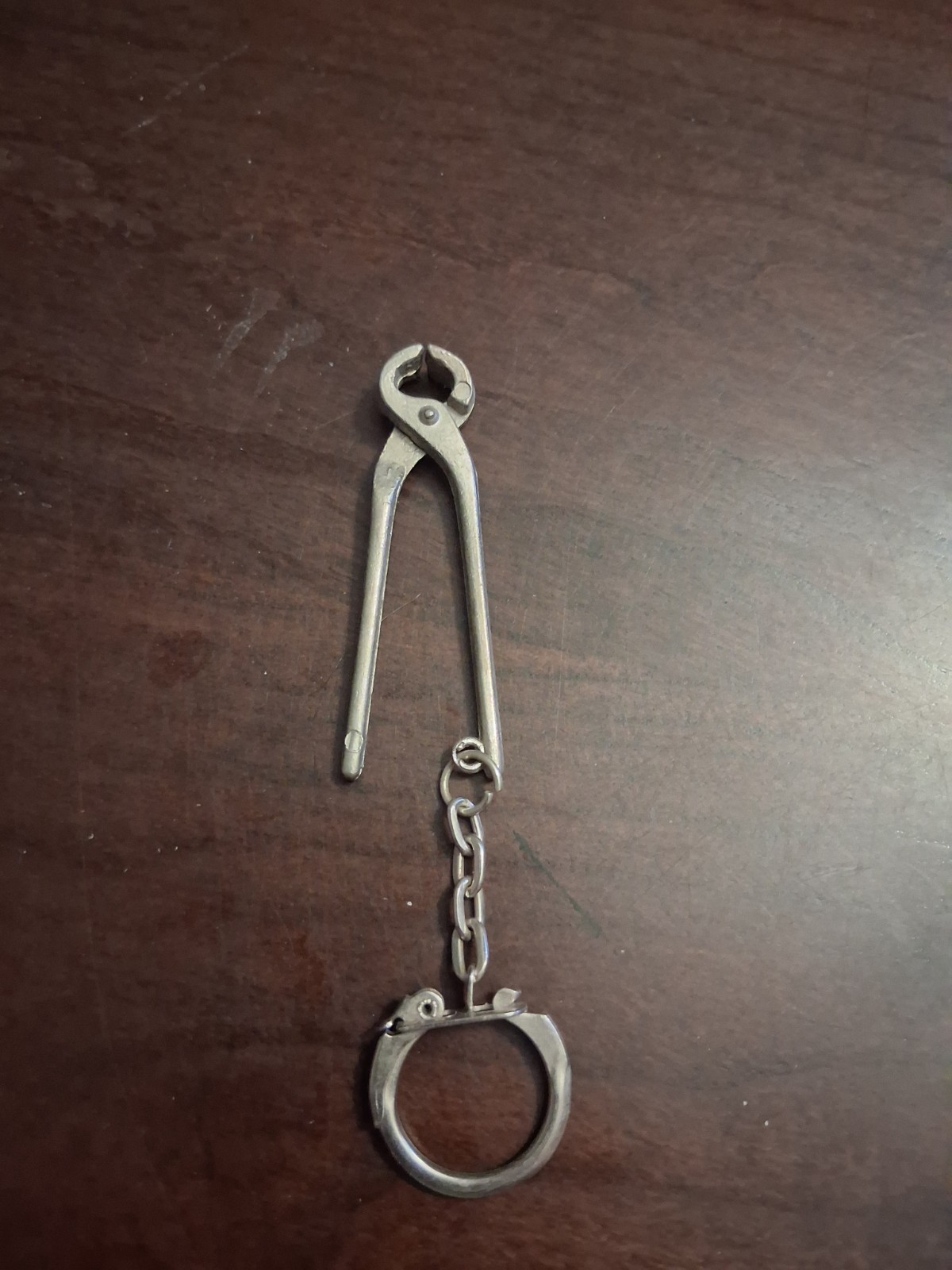 VINTAGE METAL FUNCTIONAL BLACKSMITH TONGS OR NIPPERS, KEYCHAIN